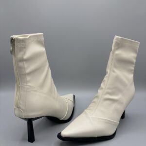 Foxy white leather boot heels